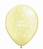 10 Rundballons Just Married in elfenbein � 28cm 